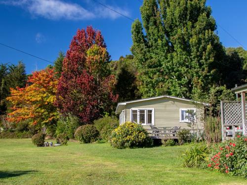 Kauri Cottage - Marahau Holiday Home