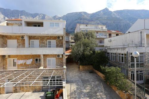 Apartments With A Parking Space Makarska - 16450