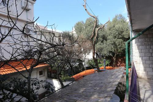Apartments With A Parking Space Makarska - 16450