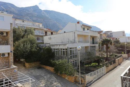 Apartments With A Parking Space Makarska - 16450