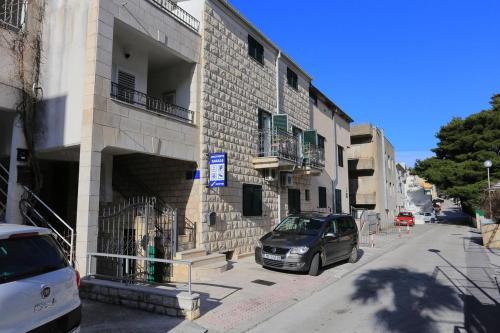 Apartments With A Parking Space Makarska - 16450