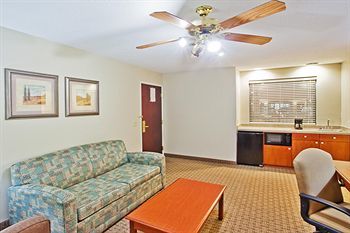Holiday Inn Express Hotel & Suites Covington