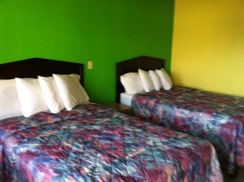 Motel Passport Inn & Suites