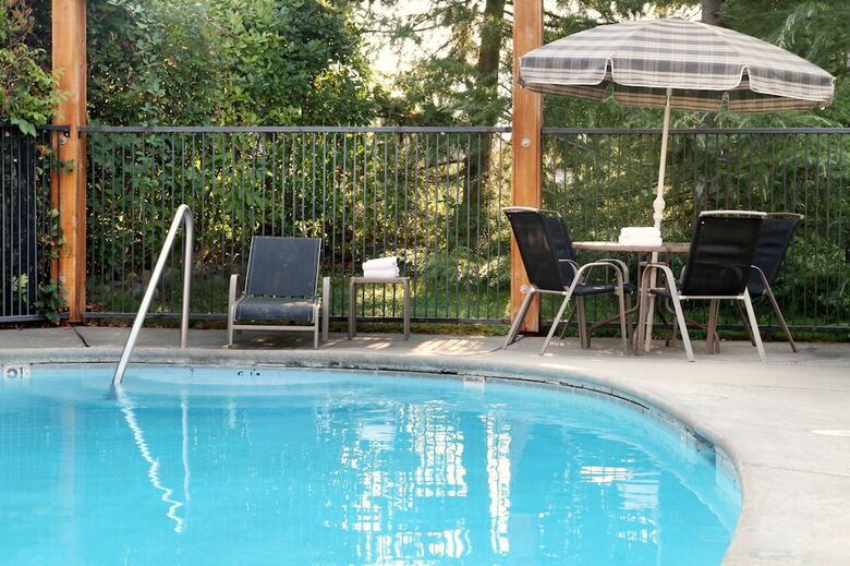 Hotel Riverside Inn