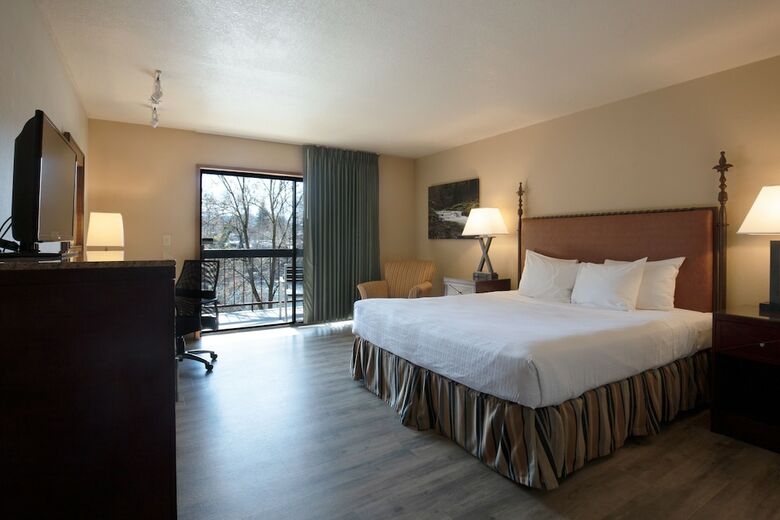 Hotel Riverside Inn