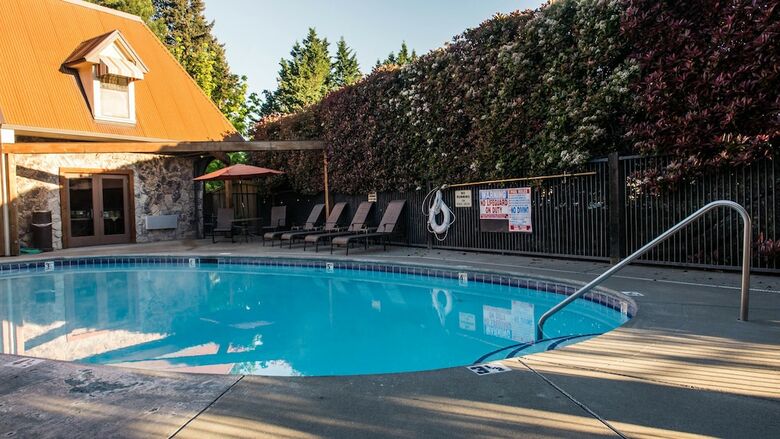 Hotel Riverside Inn