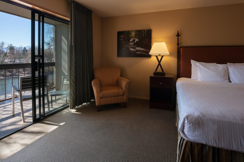 Hotel Riverside Inn