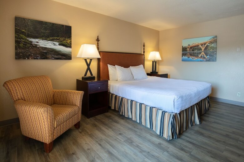 Hotel Riverside Inn