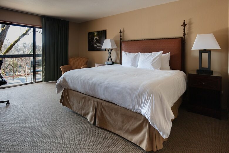 Hotel Riverside Inn