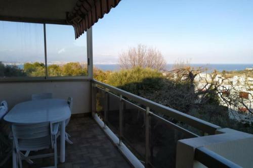 Nice Apartment With Sea View And Swimming Pool