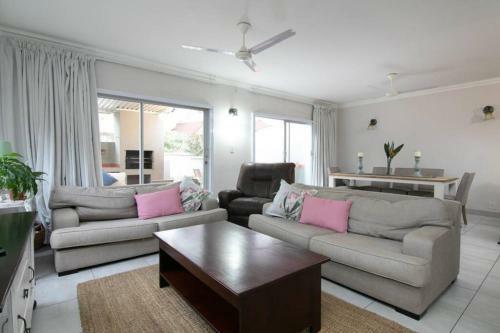Apartamento Summer Living Close To Willard's And Thompson's Beach