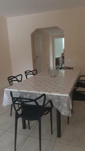 Apartamento Enseada 3 Quartos, 10 Pessoas