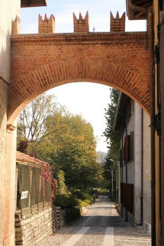 Hostal L'antica Corte Lazzago Rooms