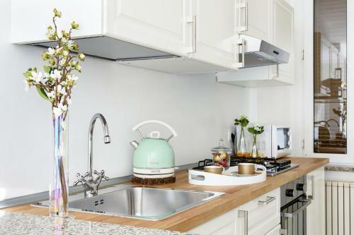 Lora Como Apartment