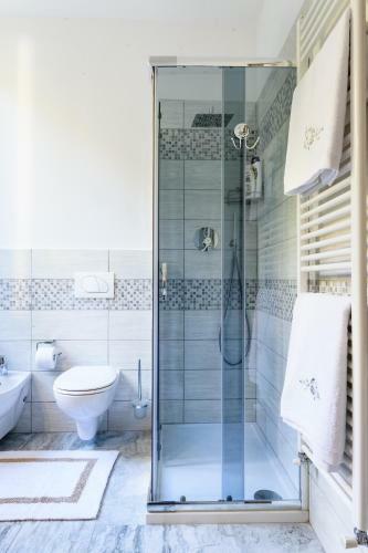 Lora Como Apartment