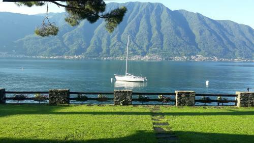 Ossuccio Villa On The Lake