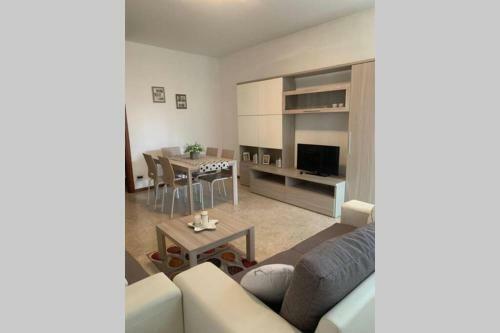 Lario Promenade: Family Friendly Apartment In Como