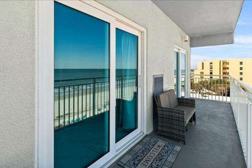 Coconut Palms Beach Resort II 4512