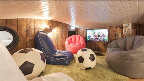 Gorestown Glamping Chalets