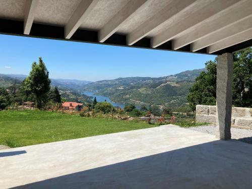 Casa Do Casal Em Resende Com Vista Para O Rio Douro