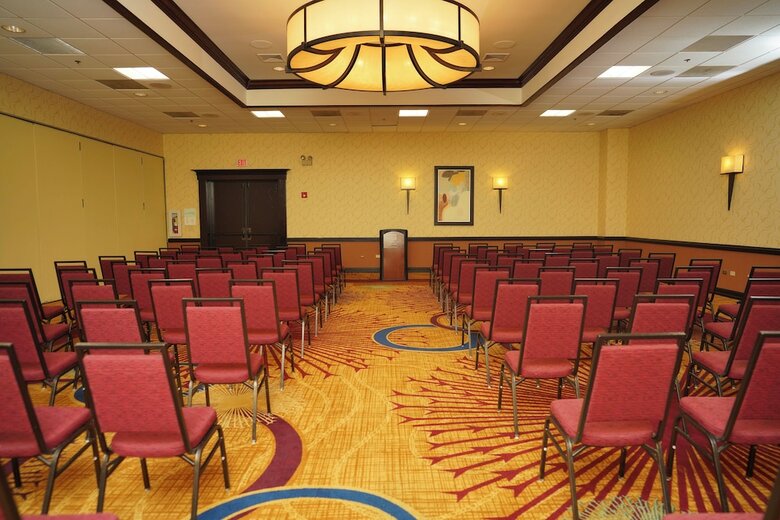 Holiday Inn Hotel & Suites Chicago-carol Stream/wheaton