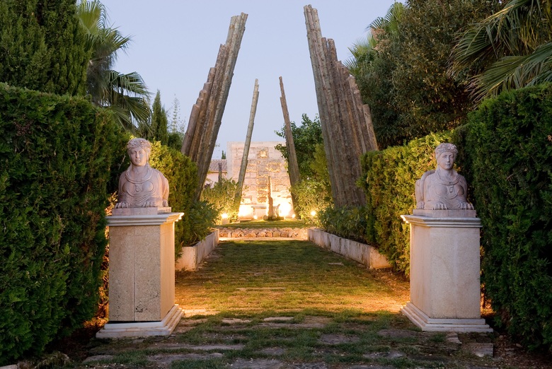 Agroturismo Es Revellar Art Resort