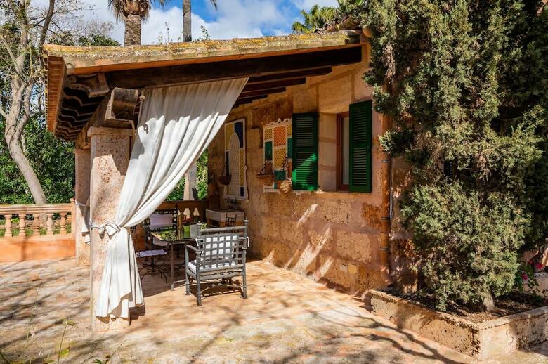 Agroturismo Es Revellar Art Resort