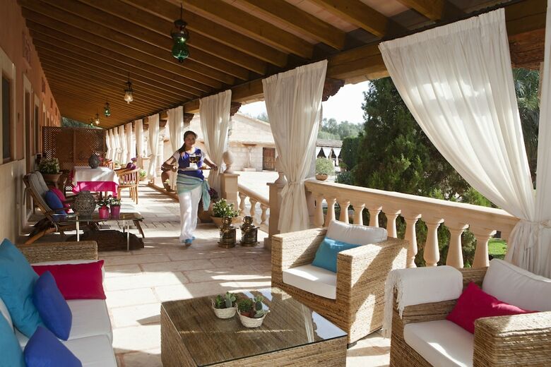 Agroturismo Es Revellar Art Resort