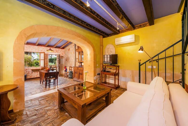 Agroturismo Es Revellar Art Resort