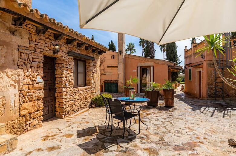 Agroturismo Es Revellar Art Resort