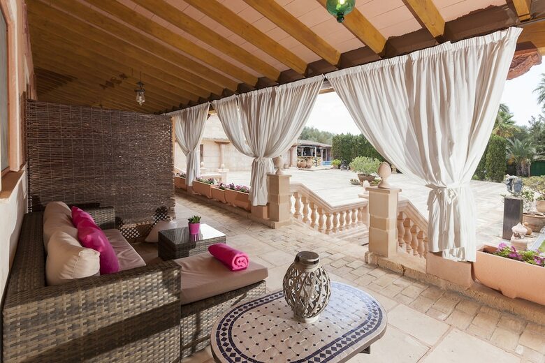 Agroturismo Es Revellar Art Resort