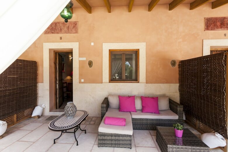 Agroturismo Es Revellar Art Resort