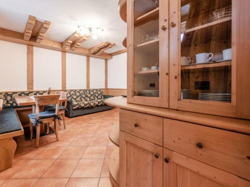 Authentic Apartment In Commezzadura With Garden
