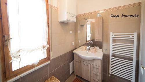A & B Holiday Home