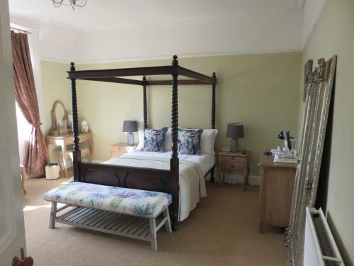 Bed & Breakfast Ravenswood House