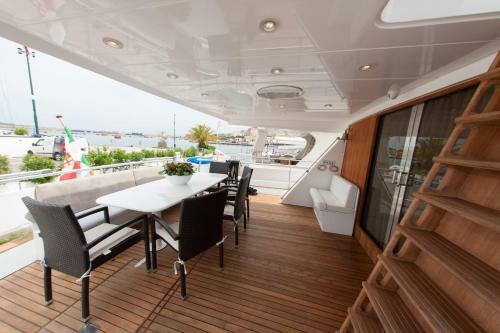 Vita Nauta Boat & Breakfast