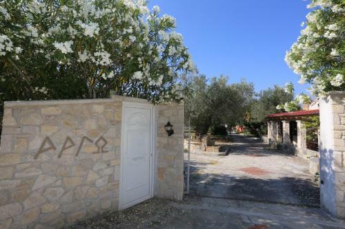 Villa Argo 3 - Beachfront, Big Gardens, Location!