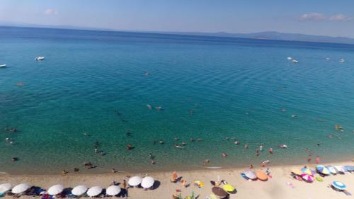 Villa The View - Beachfront, 5 Bedrooms, Bbq, View