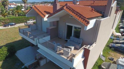 Villa The View - Beachfront, 5 Bedrooms, Bbq, View