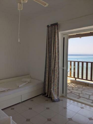 Seafront Apartment Pefkochori