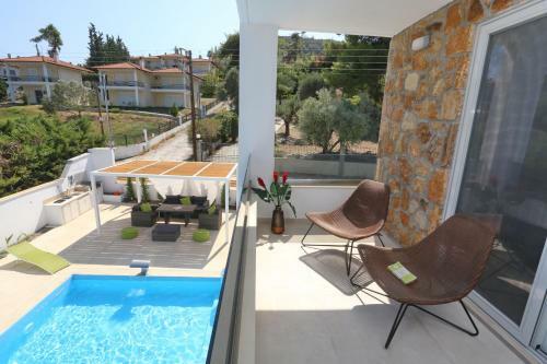 Villa Douglas - Private Pool, Bbq, 4bdrms, View