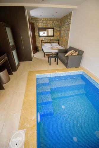 Hostal Stone Suites