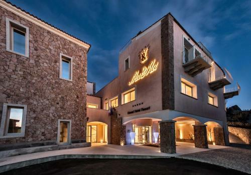 Your Lovely And Elegant Home With Garden Sea View
