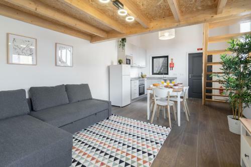 Stylish Duplex House - Terrace & River View