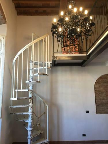 Old Fashion Design Central Apartment
