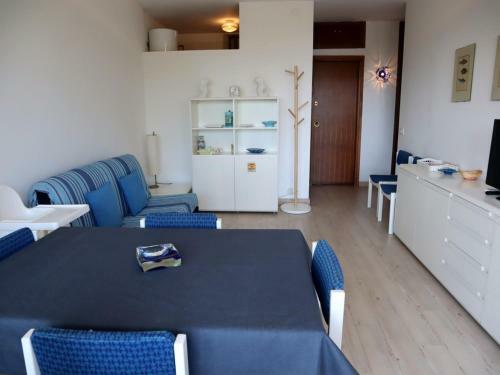 Modern Two-bedroom Apartment With Seaview Balcony