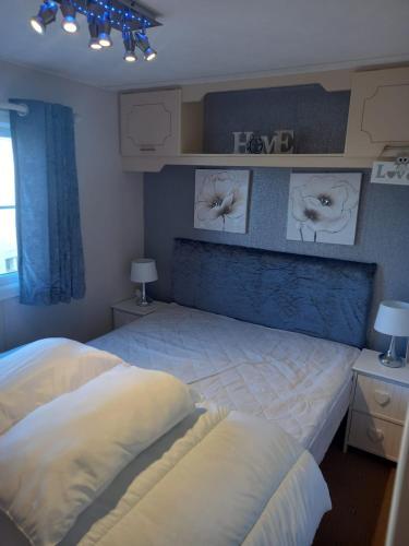 6 Berth On Seaview (fanfare)