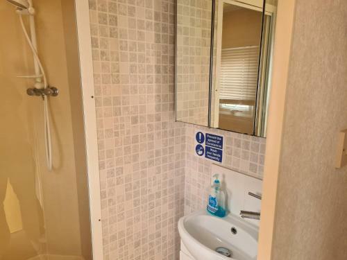 6 Berth On Seaview (fanfare)