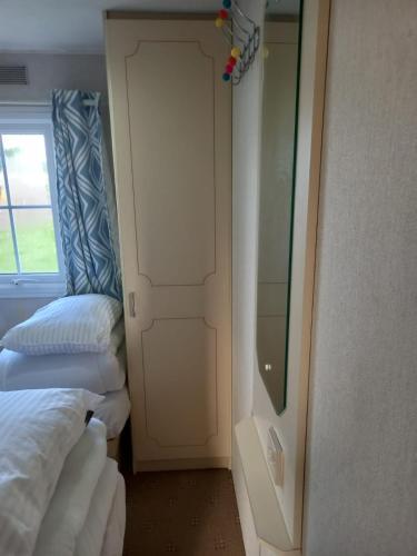 6 Berth On Seaview (fanfare)