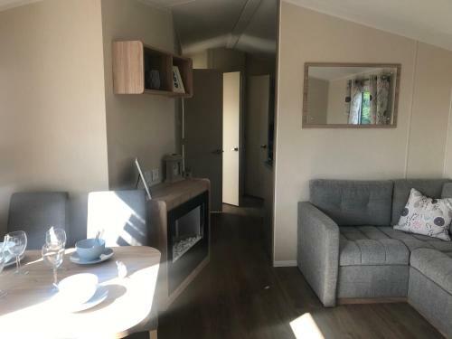 Apartamento 4 Bedrooms Holiday Caravan